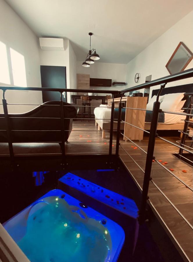 Mieuxqualhotel Jacuzzi Privatif La Retro Bordeaux Zewnętrze zdjęcie